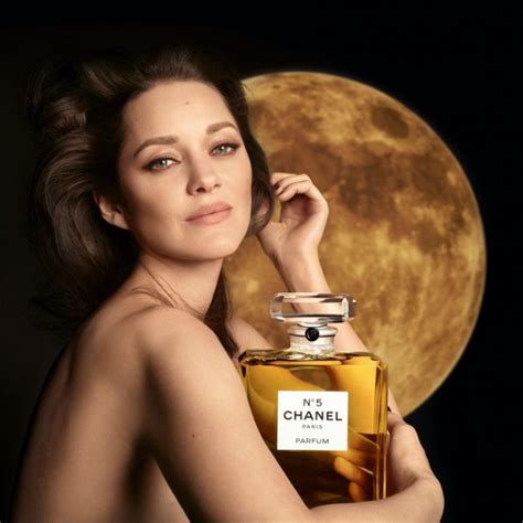 chanel use perfume experts in advertising|chanel no 5 advert actress.